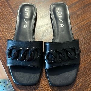 Women’s Unisa sandals size 8.5